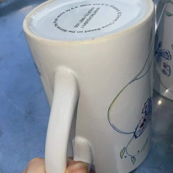 Vintage Winnie the Pooh mugs - Picture 9 of 12